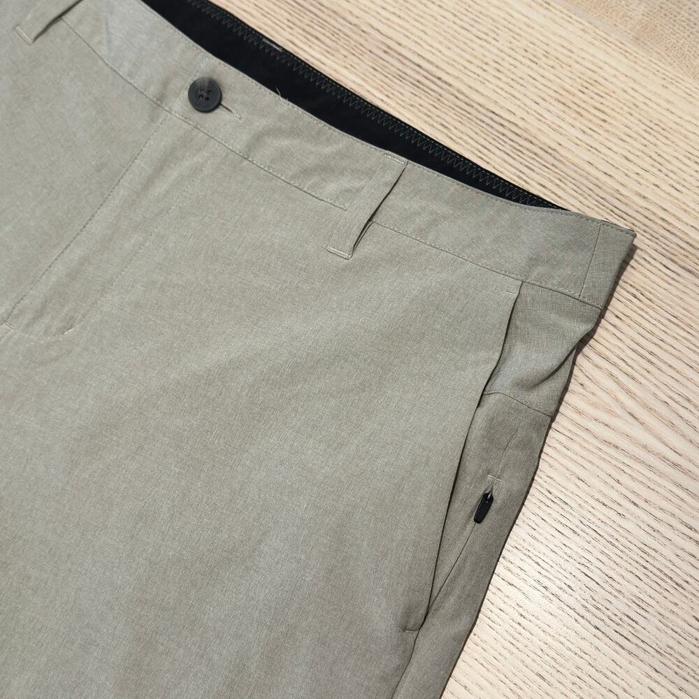 Vuori AIM Shorts V368 Mens 36 Stretch Performance Flat Front Khaki Athletic Golf - Picture 5 of 12